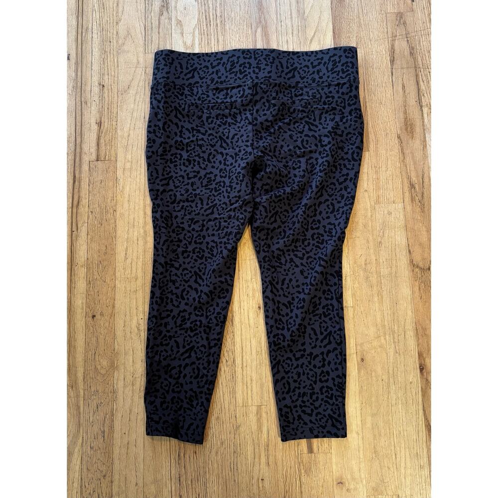 Women’s Torrid Pixie Ponte Black Leopard Leggings size 0 Large L Pull On Stretch